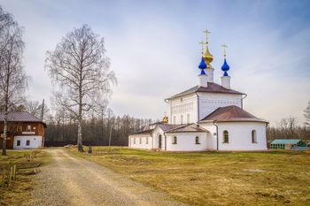 Успенская Золотниковская мужская пустынь