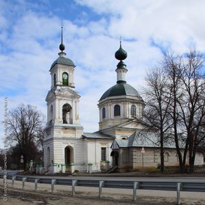 Церковь Петра и Павла (Петровское), Петровское 1