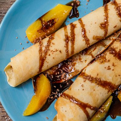 Постные блинчики с сиропом из сухофруктов