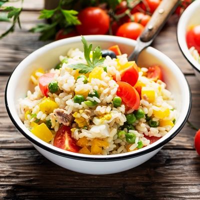 Салат с перцем и рисом