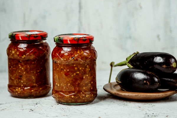 homemade tomato sauce with eggplant - Салат из баклажанов с фасолью на зиму