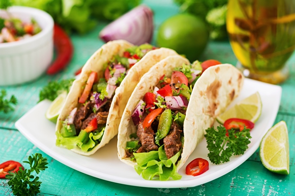 mexican tacos with beef in tomato sauce and salsa - Библия о пище