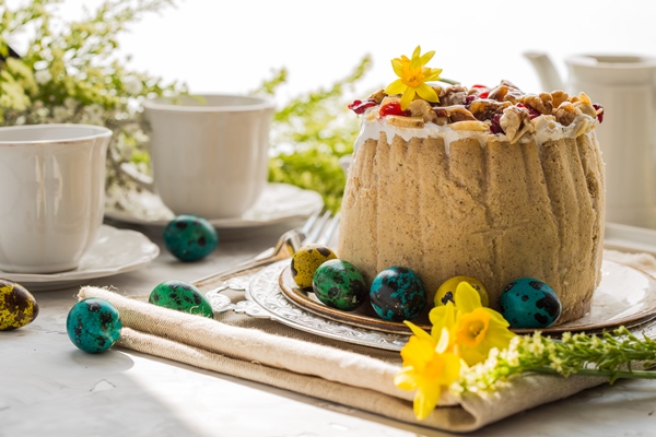 traditional russian easter cottage cheese dessert orthodox paskha on table with kulich cakes flowers colored eggs - Пасха с тыквой 