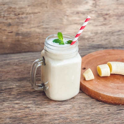 Смузи из банана и овсяных хлопьев