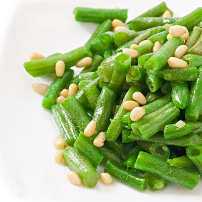 Зелёная фасоль с орехами