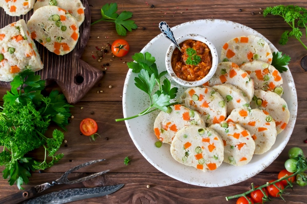 fish roll roulade with green peas and carrots - Рулет из рыбного фарша, постный стол