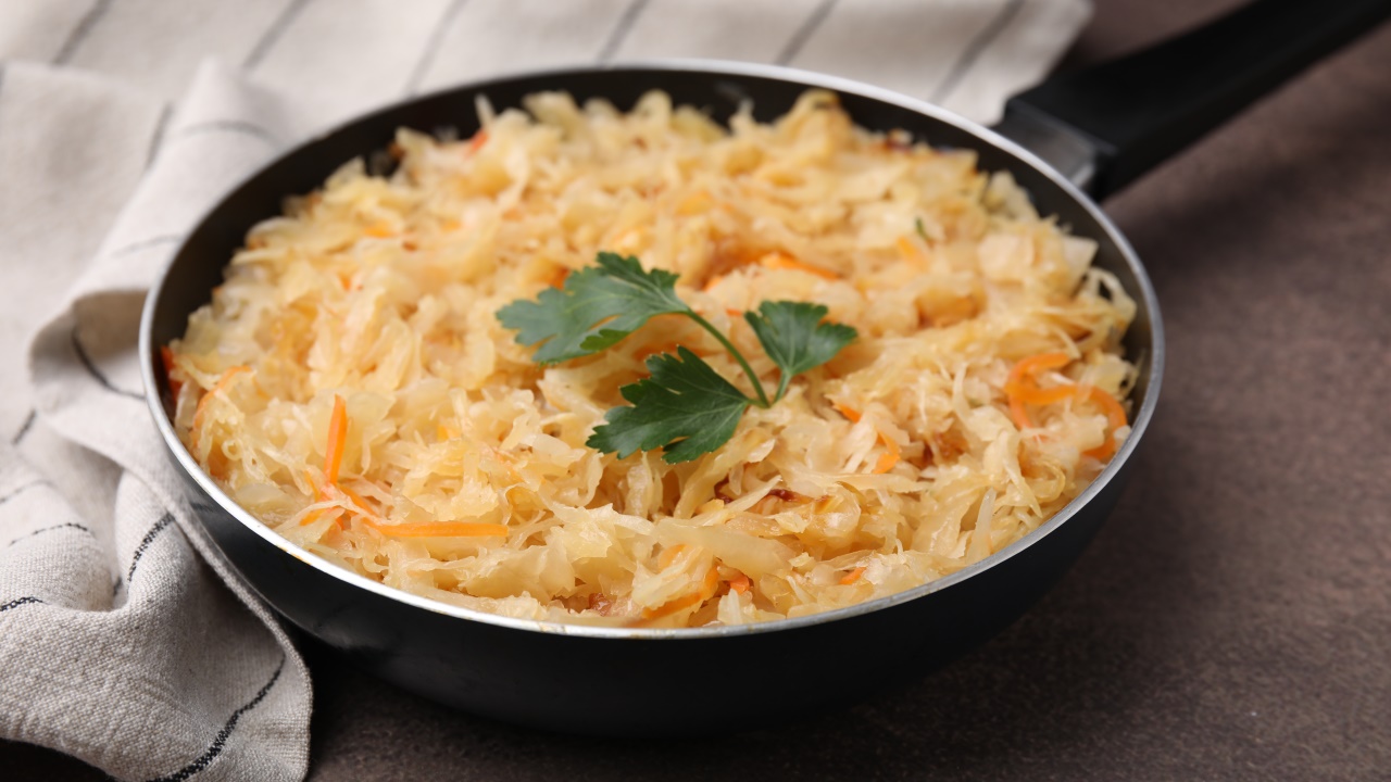 Зимняя каша из квашеной капусты