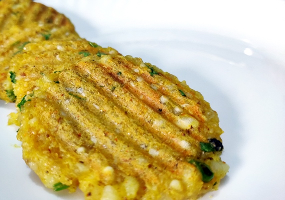 Котлеты из картофеля и риса healthy diet food concept tasty vegetable cutlet from potato sabudana sago amp bread with sauce - Котлеты из картофеля и риса