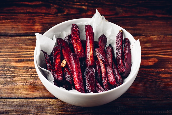 oven baked beet fries in white bowl - Винегрет с белой фасолью