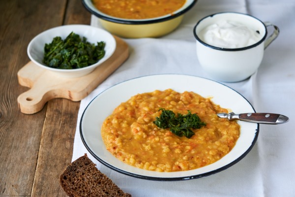 pea porridge with fresh celery in a bowl - Каша гороховая, постный стол