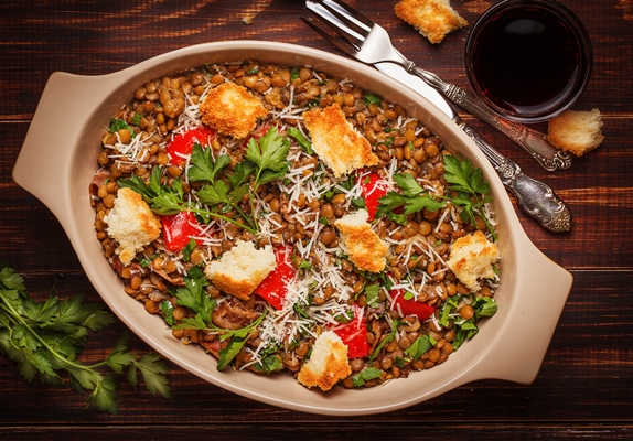 Чечевица с гренками, постный стол stewed lentils with bacon peppers and croutons - Чечевица с гренками, постный стол