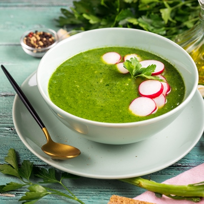 Постный суп из щавеля и свекольной ботвы