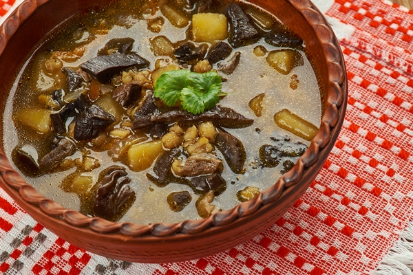 belarusian mushroom soup with dried mushrooms and pearl barley 1 - Похлёбка постная с грибами