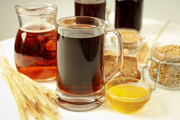 concept of fresh drink kvass close up 1 - Квас запорожский (украинская кухня)