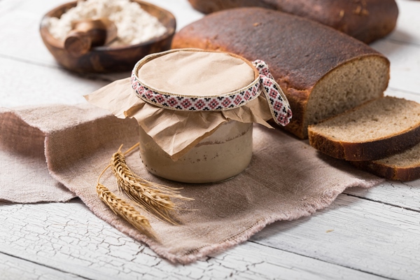 homemade wheat bread with leaven sourdough concept of a healthy diet - Малиновый медовый квас