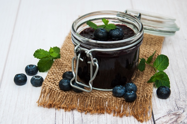 Черника или голубика натуральная jar with blueberry jam 2 - Черника или голубика натуральная