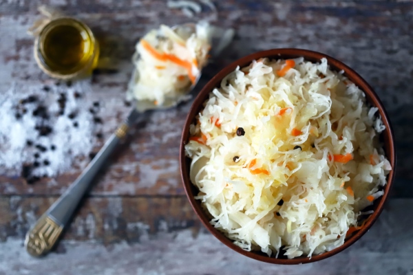 sauerkraut in a bowl probiotics fermented foods - Борщ малороссийский