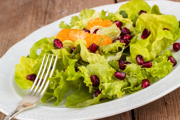 healthy salad with pomegranate and mandarins 1 - Постный салат с мандаринами