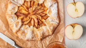 Песочный пирог с яблоком top view delicious apple pie - Песочный пирог с яблоком