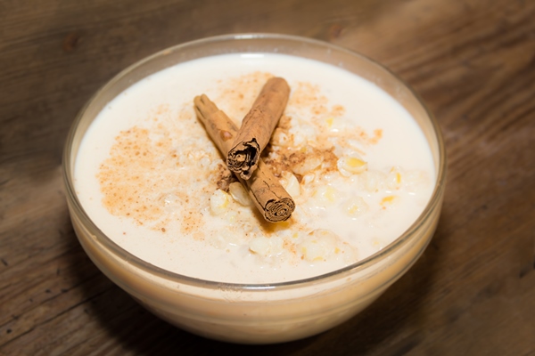 Молочный перловый суп bowl of mazamorra with cinnamon - Молочный перловый суп