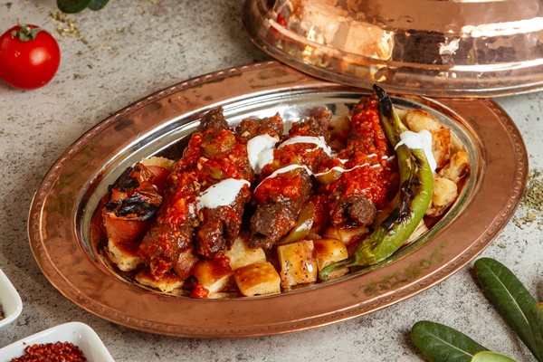 fried meat with grilled vegetables and bread - Зразы из телятины