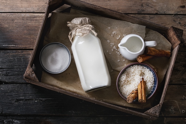 ingredients for making rice pudding - Рисовый пудинг