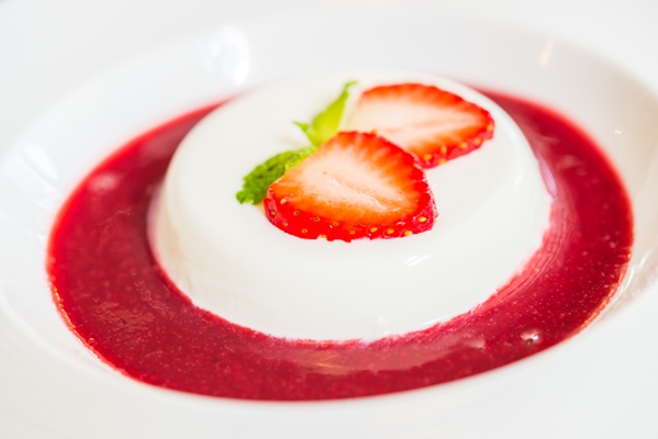 Суп из клюквы и яблок со сметаной panna cotta - Суп из клюквы и яблок со сметаной