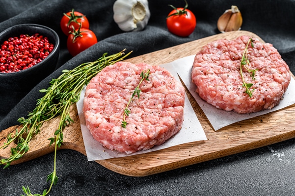 raw pork cutlets ground meat patty - Правила выбора и приготовления мяса