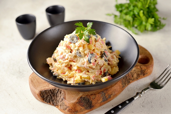 Салат из крабовых палочек с ананасами и сыром salad of crab sticks with pineapple cheese boiled eggs and olives 1 - Салат из крабовых палочек с ананасами и сыром
