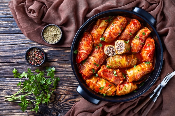 cabbage rolls stuffed with ground beef and rice 1 - Голубцы мясные