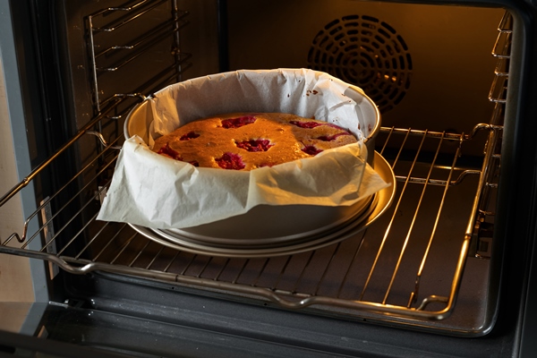 freshly baked raspberries pie in the oven strudel with raspberries pie with berries cozy food - Морковная бабка