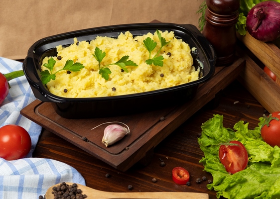 mashed potatoes with herbs and fresh parsley takeaway - Монастырская кухня: рыбный суп с кальмаром, запеканка с рыбой, салат овощной с винным уксусом