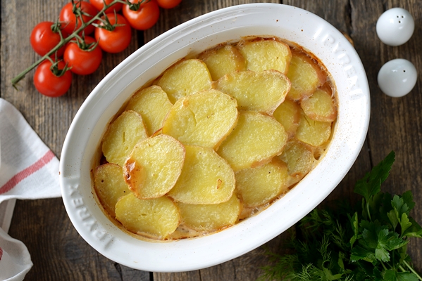 Запеканка из картофеля с сельдью potato casserole with onions sour cream 1 - Запеканка из картофеля с сельдью
