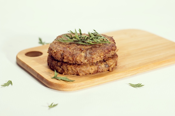 Сейтан (клейковина) seitan and shitake hamburger with spices - Сейтан (клейковина)