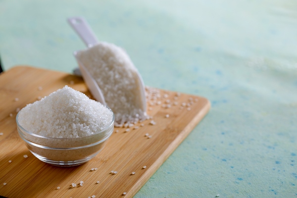 sugar in glass bowl on wooden background - Монастырская кухня: суп "Святогорский", печенье курабье