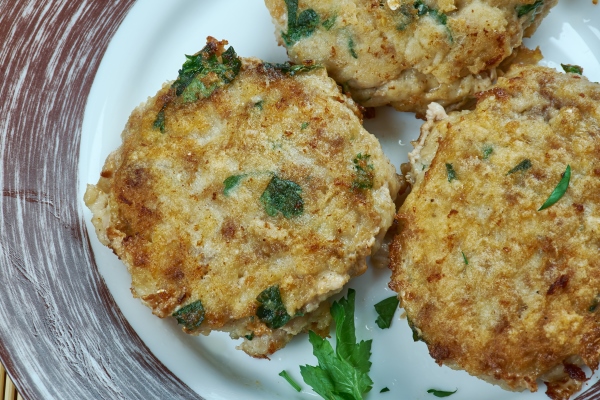 smoked mackerel fishcakes - Оладьи из икры с луком и морковью