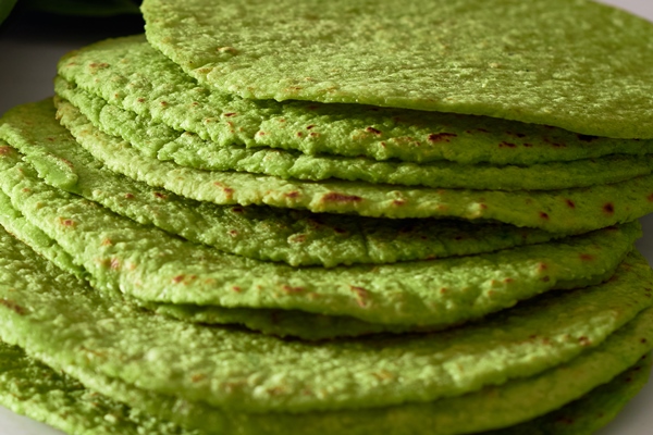 green spinach tortilla - Лепешка из лебеды, крапивы и картофеля