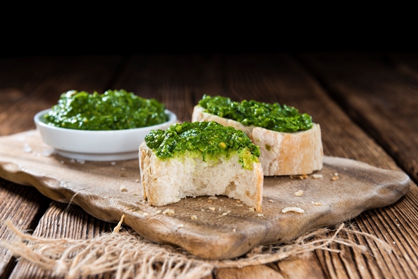 homemade ramson pesto - Зелёное масло из черемши