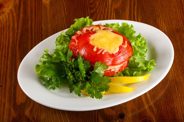 Помидоры, фаршированные рисом stuffed tomato with cheese - Помидоры, фаршированные рисом