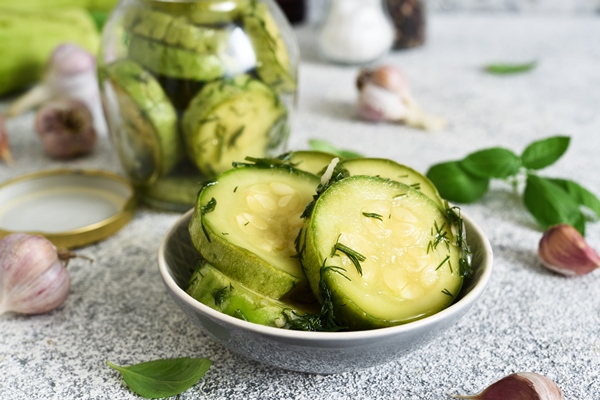 Маринованные консервированные кабачки marinated zucchini with garlic and dill blanks - Маринованные консервированные кабачки