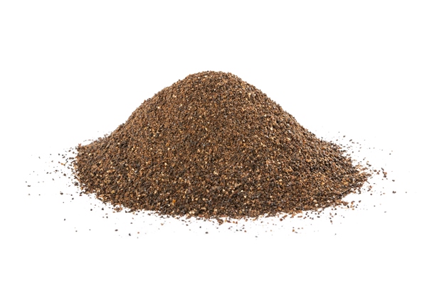 fermented rye malt isolated on white background - Ржаной заварной хлеб