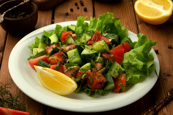 Салат из свежих помидоров и огурцов (школьное питание) choban shepherd salad with tomato cucumber herbs and lemon - Салат из свежих помидоров и огурцов (школьное питание)