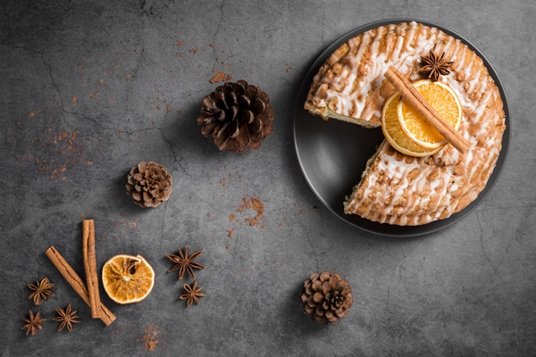 top view delicious homemade cake with pine cones - Святочный имбирный пирог