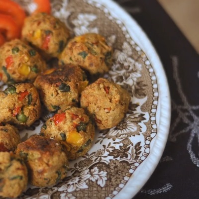 Постные фрикадельки с овощами по-шведски