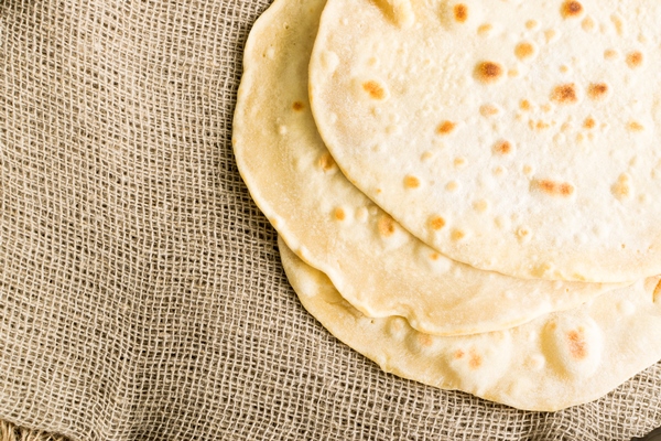 pita bread chapati naan tortilla - Лепёшки на простокваше