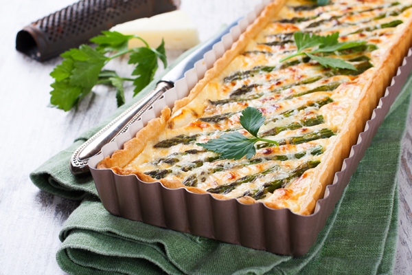 savory tart with pecorino bacon - Киш с беконом и спаржей