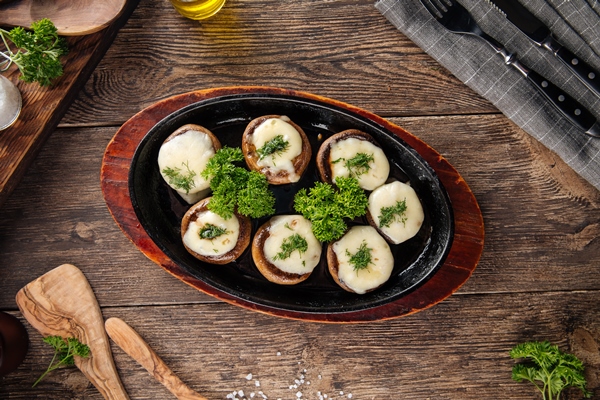 Шампиньоны, фаршированные сливочной начинкой baked stuffed champignon pan - Шампиньоны, фаршированные сливочной начинкой