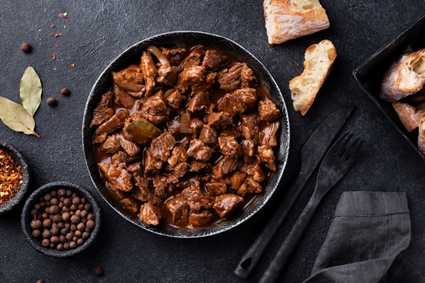 delicious goulash ready dinner - Мясо в свином жире, консервированное