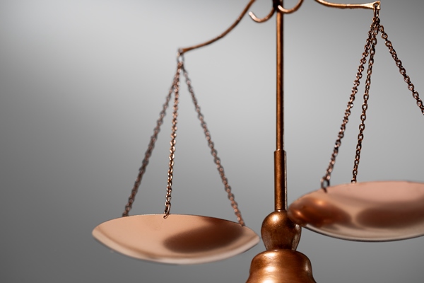 still life with scales justice - Брутто