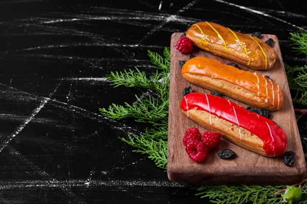 eclairs wooden platter - Тесто заварное